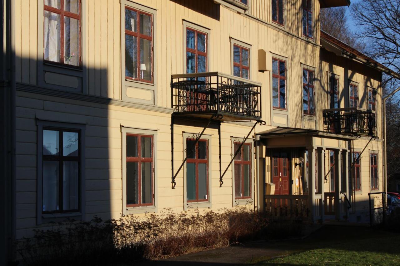 Moessebergs Vandrarhem Falköping エクステリア 写真